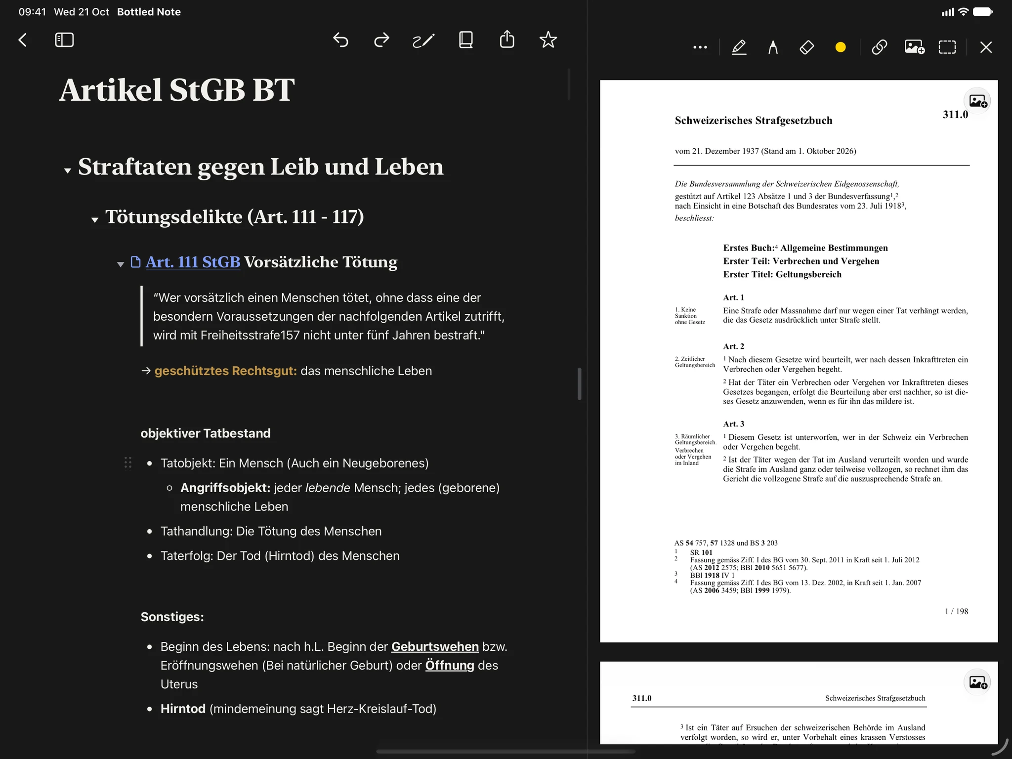 Eine Strafrechtsnotiz auf dem iPad zu den Tötungsdelikten, daneben das Strafgesetzbuch
